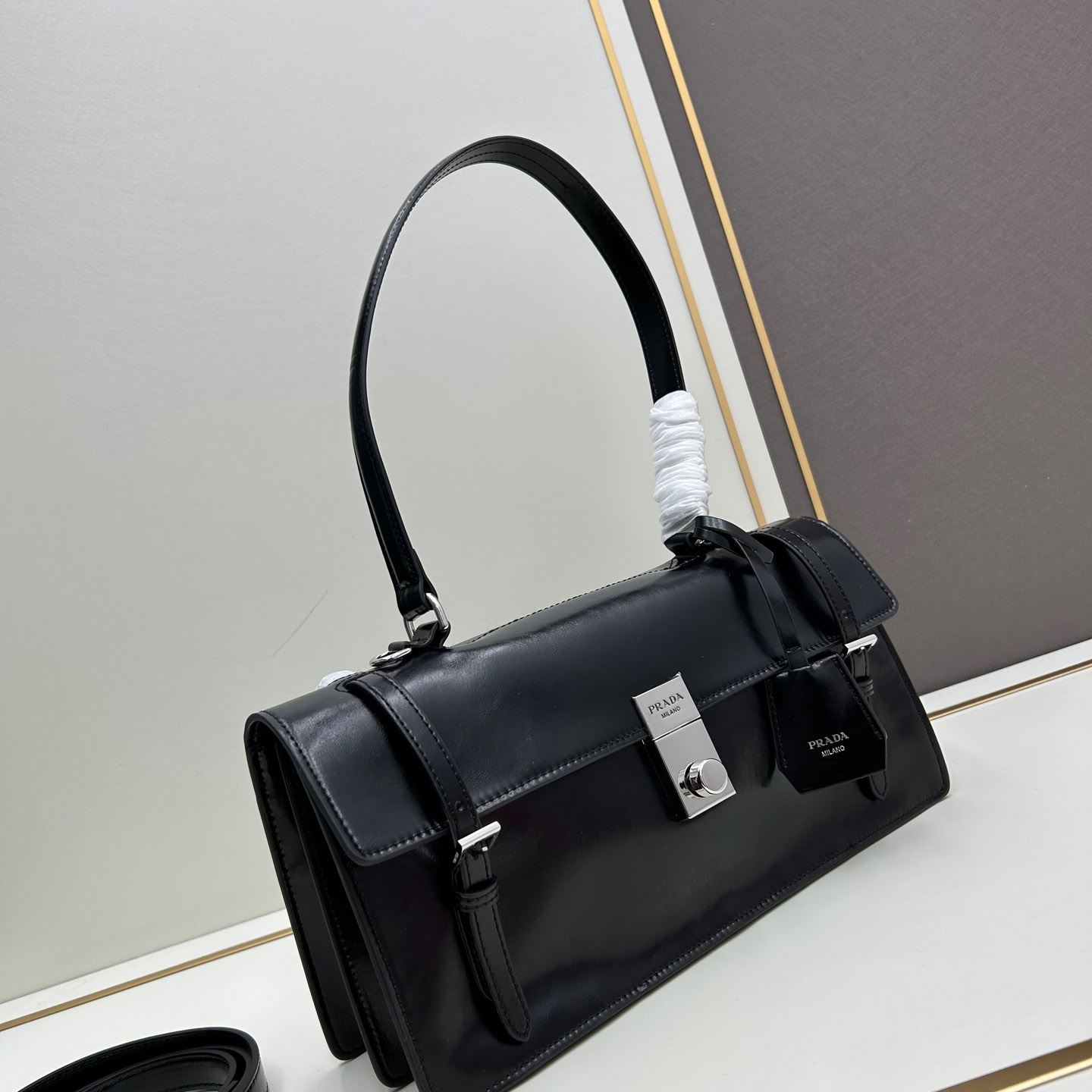 Pra*a top handle bags